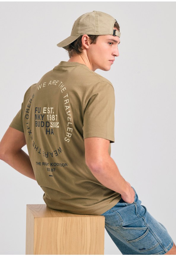 Relaxed fit t-shirt με text artwork τύπωμα στην πλάτη