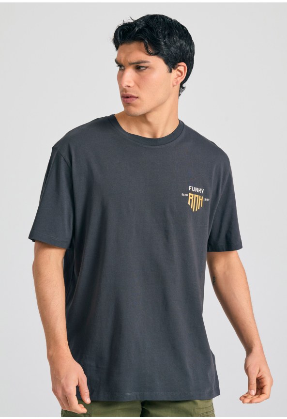 Relaxed fit t-shirt with graphic print on the back
