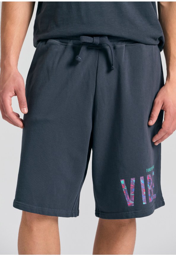 Relaxed fit αθλητική βερμούδα με τύπωμα