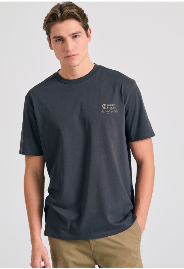 Relaxed fit t-shirt με ethnic look τύπωμα