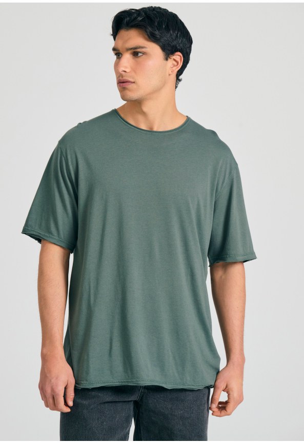 Relaxed fit t-shirt with raw edges
