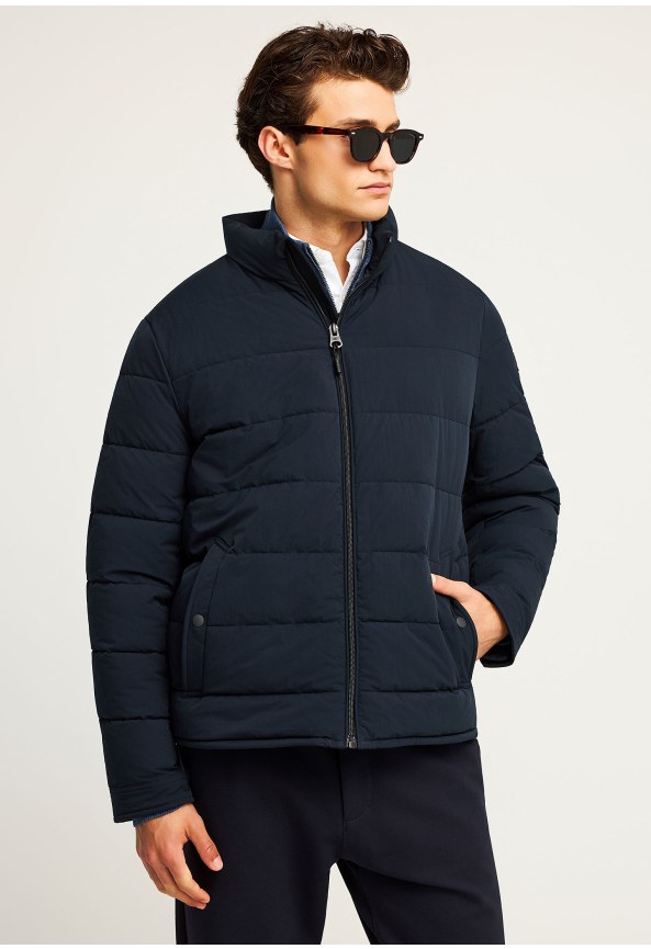 Καπιτονέ casual μπουφάν με ψηλή λαιμόκοψη