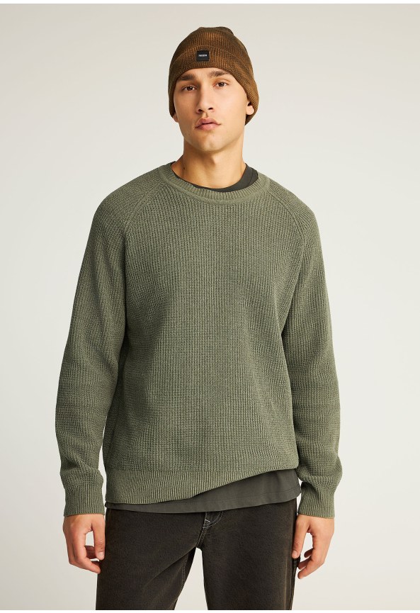 Men's knitted crewneck sweater