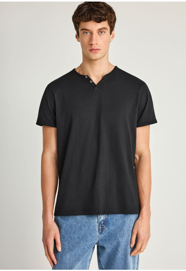 Ανδρικό βαμβακερό t-shirt με v-neck - The essentials