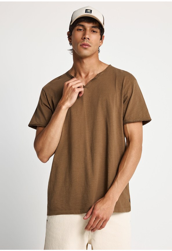 Ανδρικό t-shirt με henley λαιμόκοψη - The essentials