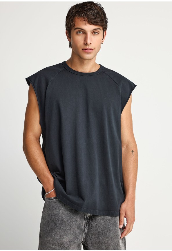 Men's oversized sleeveless cotton t-shirt