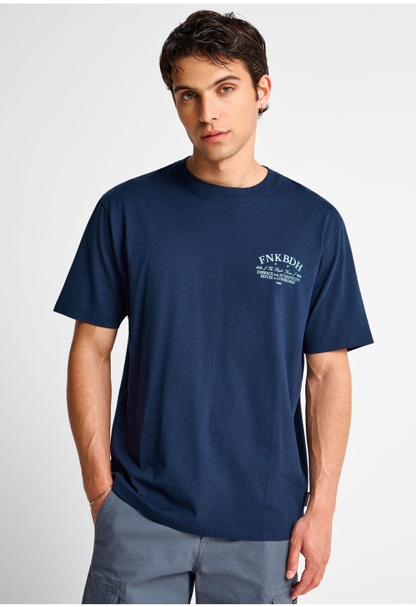 Men's relaxed t-shirt with print on the back