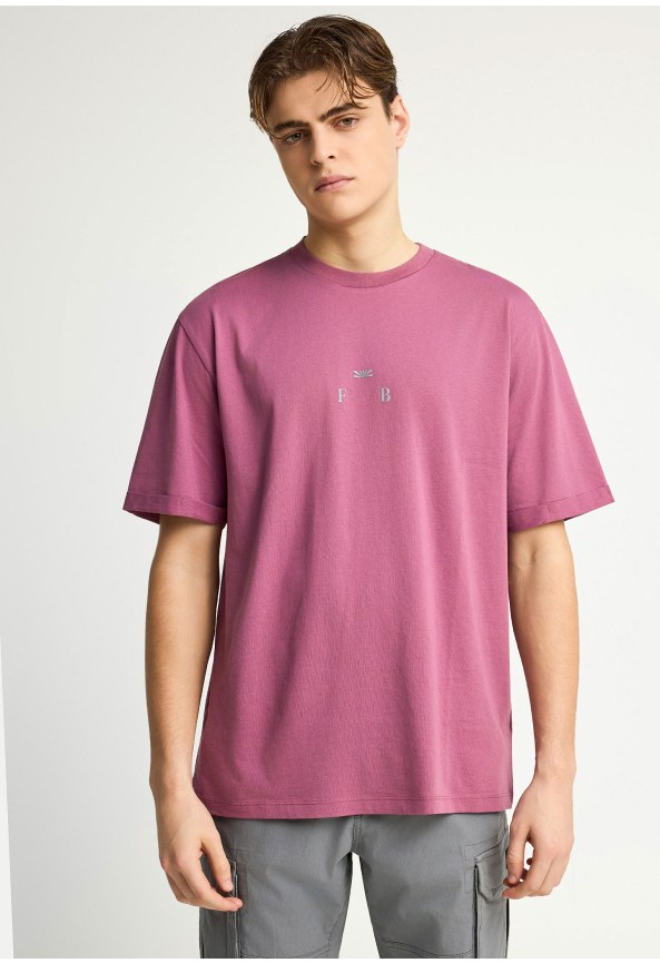 Ανδρικό relaxed t-shirt με τύπωμα στην πλάτη