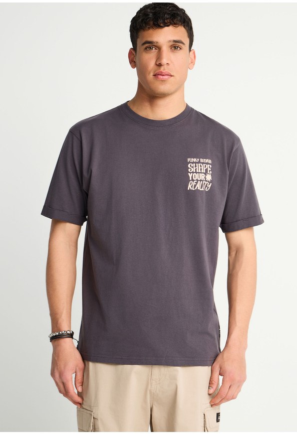 T-shirt με τύπωμα στην πλάτη