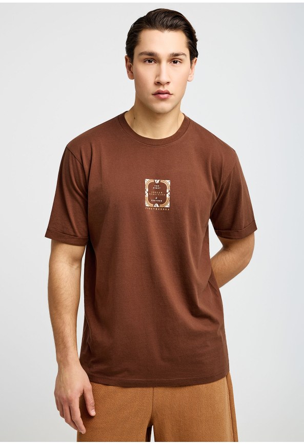 Ανδρικό relaxed t-shirt με τύπωμα στην πλάτη