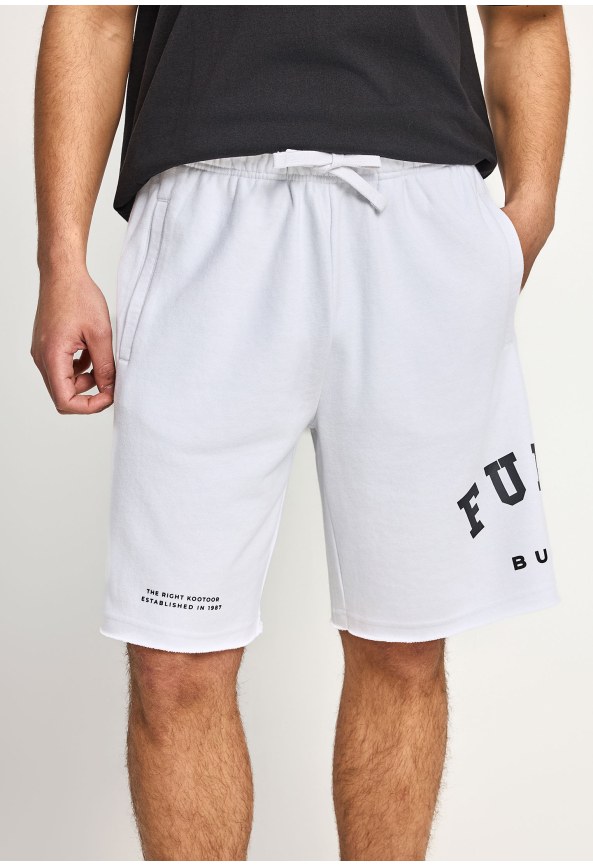 Ανδρική βερμούδα αθλητική με τυπωμένο logo