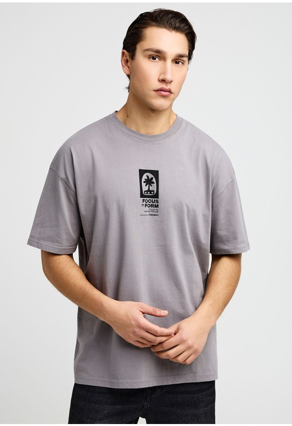 Ανδρικό oversized t-shirt με τύπωμα στην πλάτη
