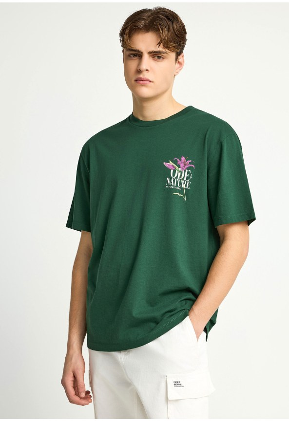 Ανδρικό relaxed t-shirt με τύπωμα στην πλάτη