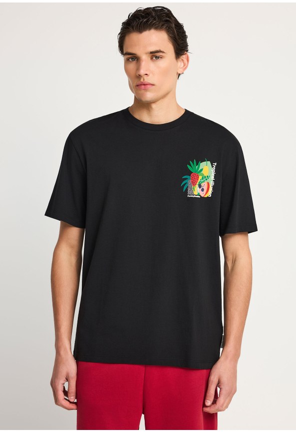 Men's relaxed t-shirt with print on the back