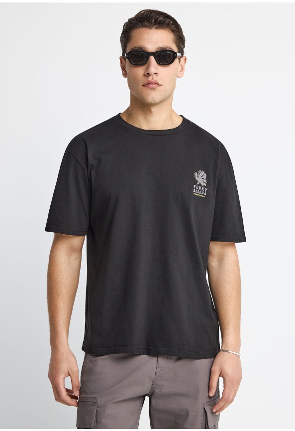 Ανδρικό t-shirt με τύπωμα στην πλάτη