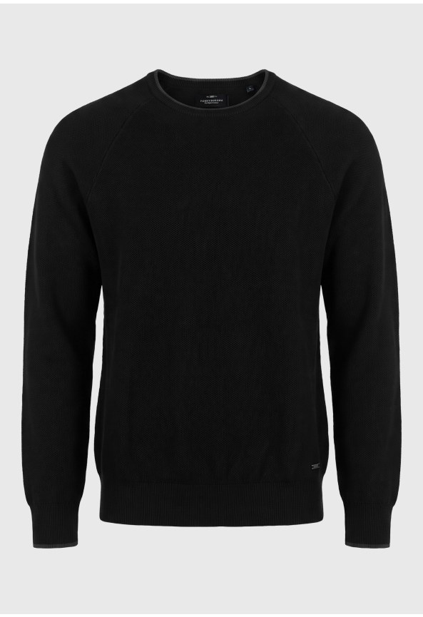 Men's raglan sleeve sweater