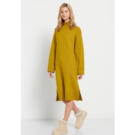 Midi knitted dress with side slits
