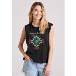 Women's t-shirt with bohemian print and raw cuts
