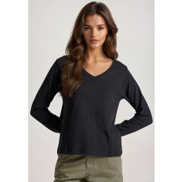 V-neck longsleeve t-shirt