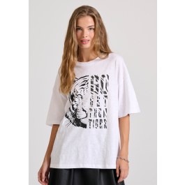 Loose fit t-shirt με τύπωμα στο στήθος