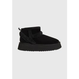 Women's suede boots