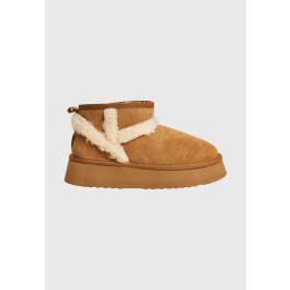 Women's suede boots