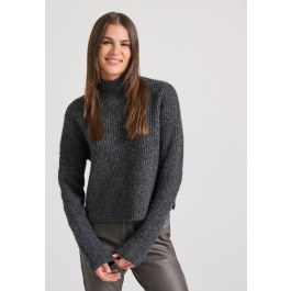 Turtle neck wool blend pullover
