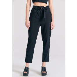 Lyocell blend παντελόνι με ζώνη στη μέση