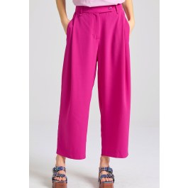 Loose fit παντελόνι με πιέτες στη μέση