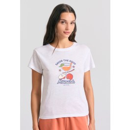 Women's t-shirt with graphic print on the chest