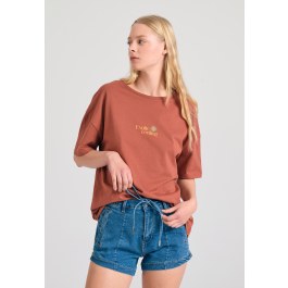 Women's loose fit t-shirt with exotic print on the back