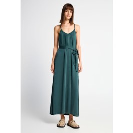 Women's relaxed maxi dress with waist belt
