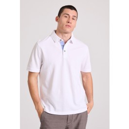 Polo shirt with embroidery on the sleeve