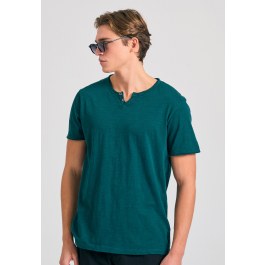 T-shirt with henley neck and raw cuts - The essentials