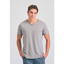 T-shirt with henley neck and raw cuts - The essentials