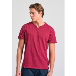 T-shirt with henley neck and raw cuts - The essentials