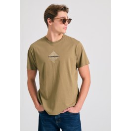 T-shirt με τύπωμα στο στήθος