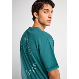 Ανδρικό relaxed t-shirt με τύπωμα στην πλάτη