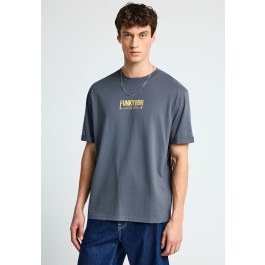 T-shirt με τύπωμα στην πλάτη