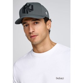 Men's cap with branded embroidery