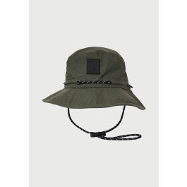 Men's patched cap