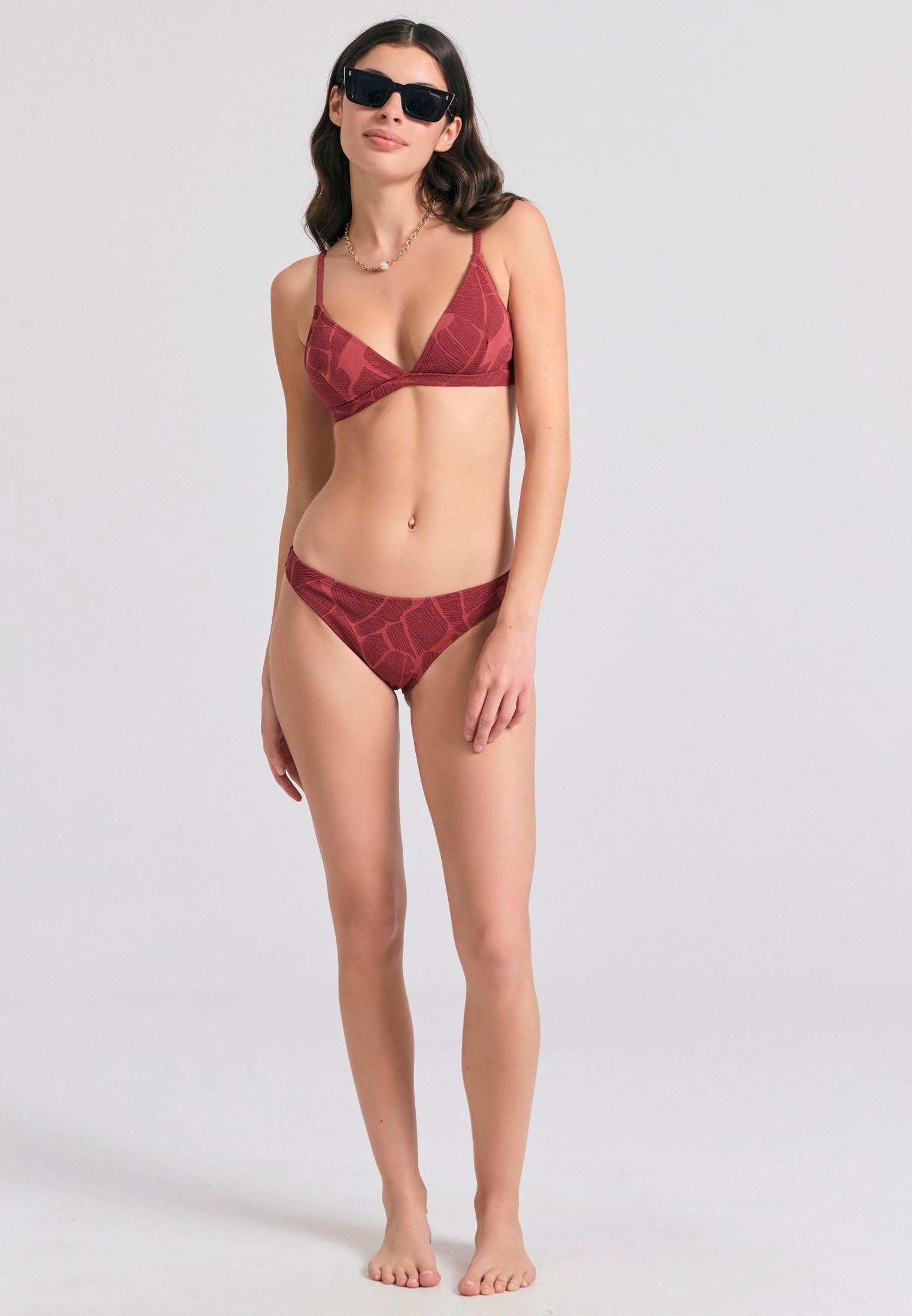 FBL011-117-16B_EARTH RED