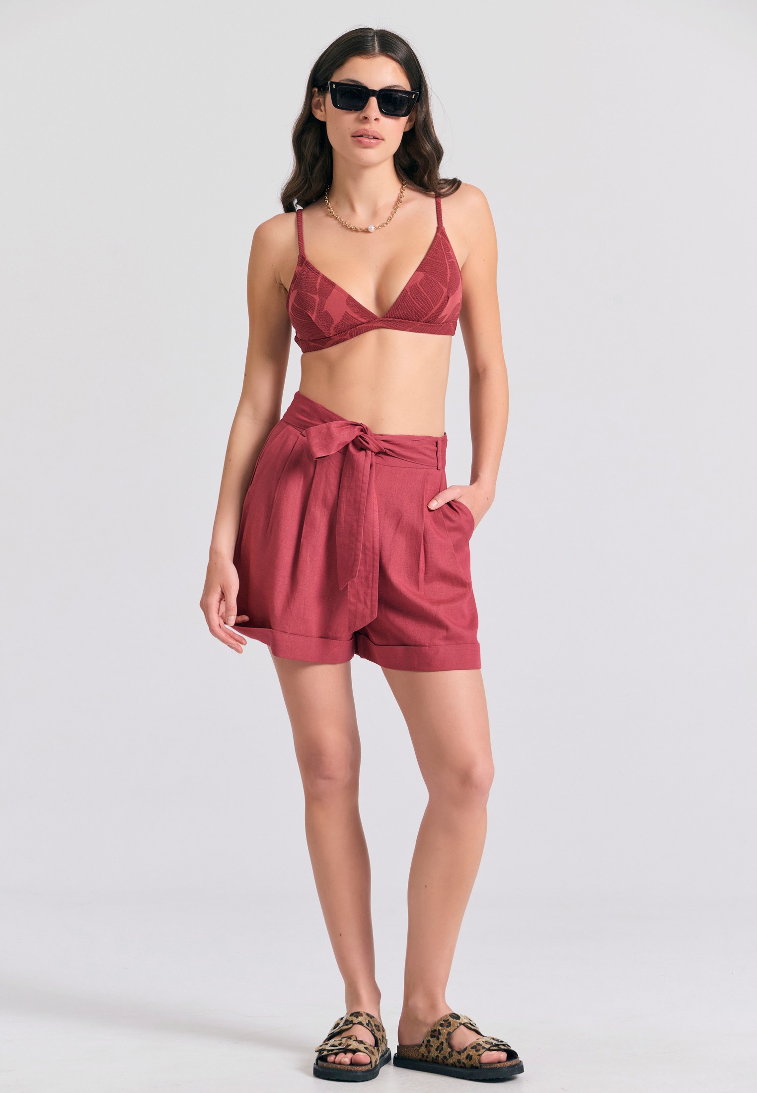 FBL011-117-16T_EARTH RED