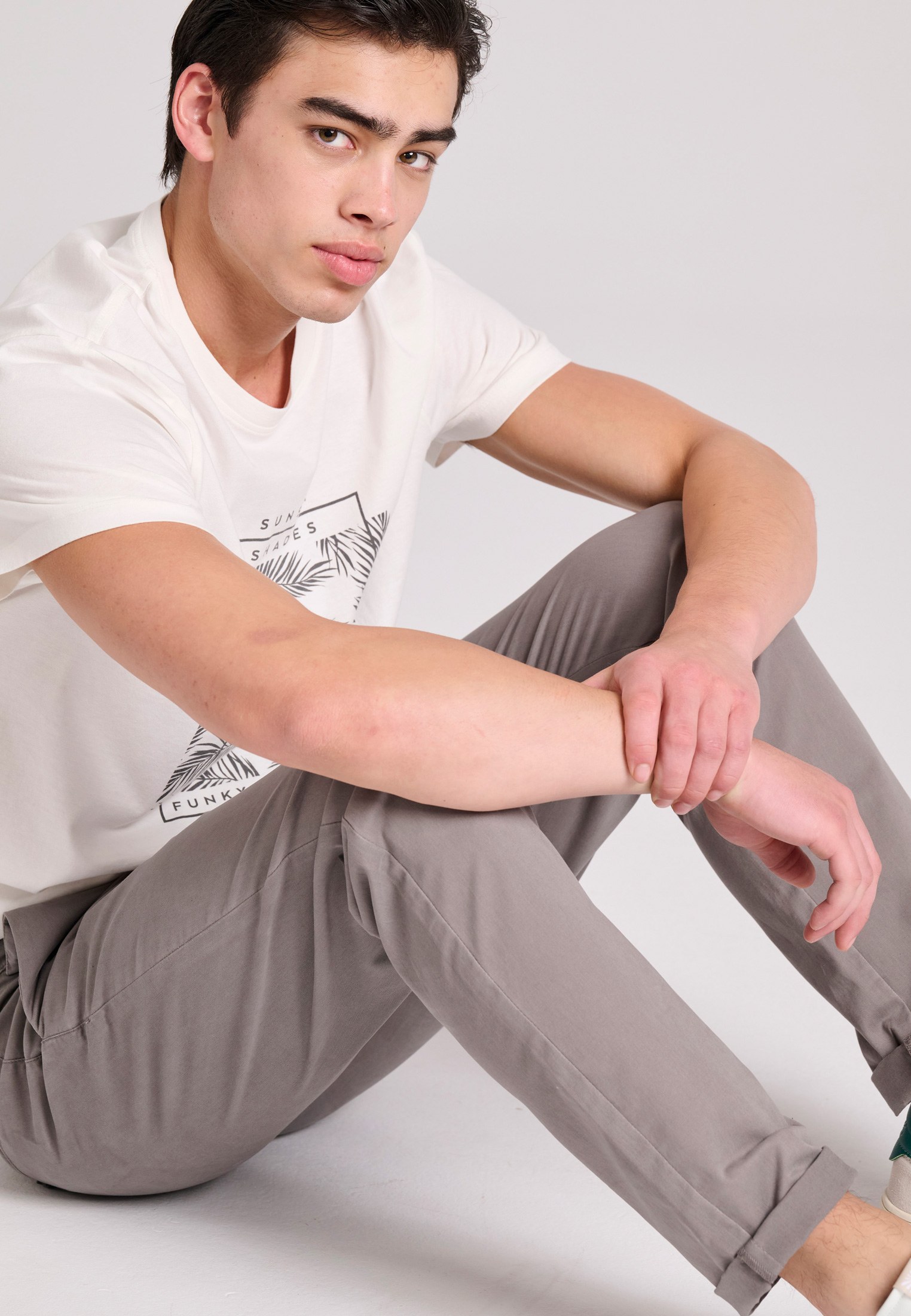 FBM009-001-02_GREY
